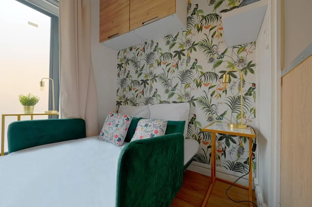 Апартаменты Adorable Updated Studio In The Heart Of The Bustling Le Marais District Париж Франция